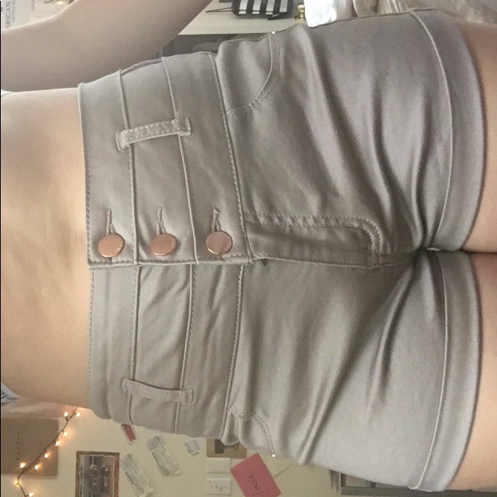 Refuge Charlotte Russe shorts - Picture 3 of 3
